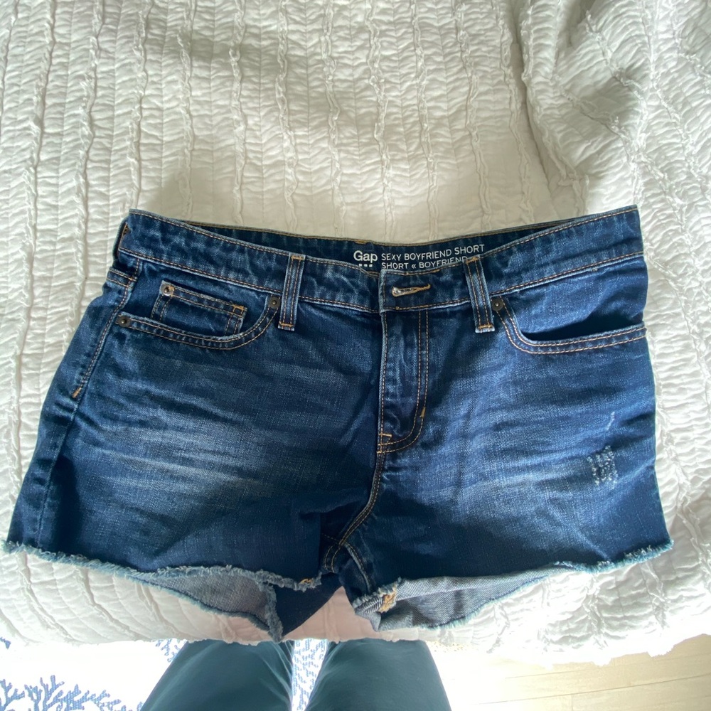 Gap sexy boyfriend short